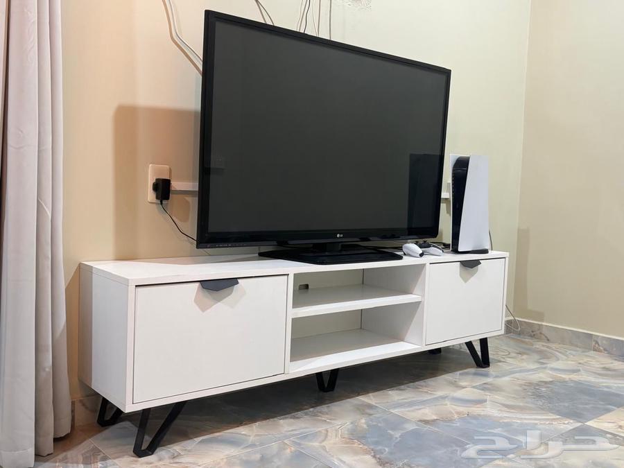 Sony and Screen and Table for Users64504379303555113