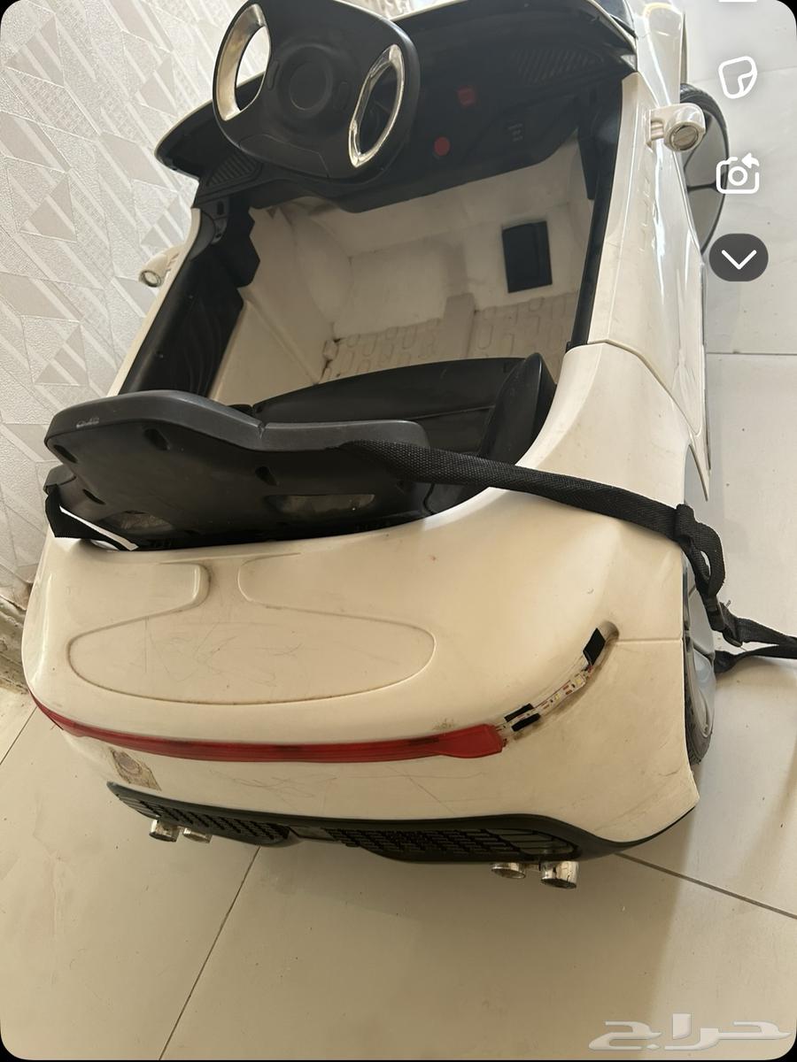 Remote control car and scooter, excellent battery charging but needs a battery64510281610883111