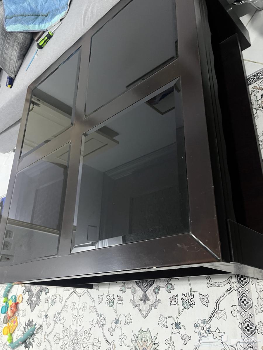 Double bed and table64507095980419114