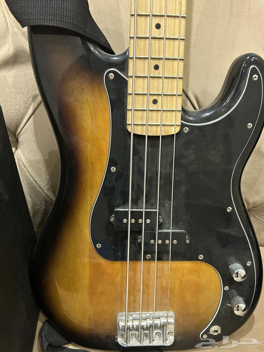 بيز جيتار فيندر مع كامل اغراضه64503090773377111