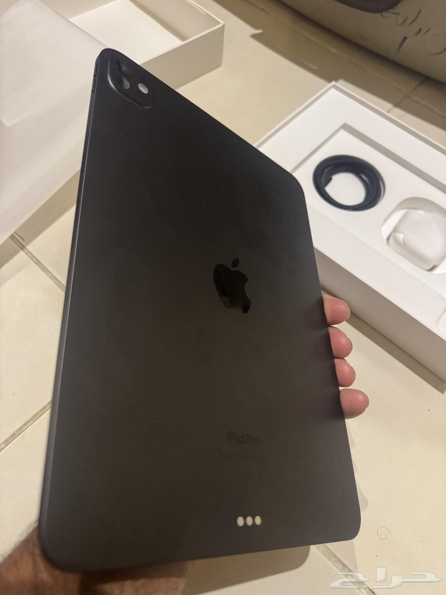 ايباد برو m4 استخدام شهرين فقط جديد وفاتورة الضمان موجوه64510704690563111