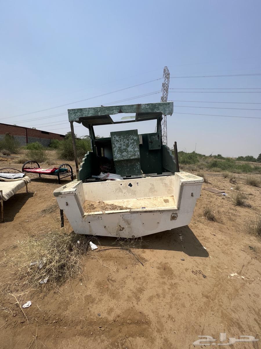 قارب قديم64508915627394111