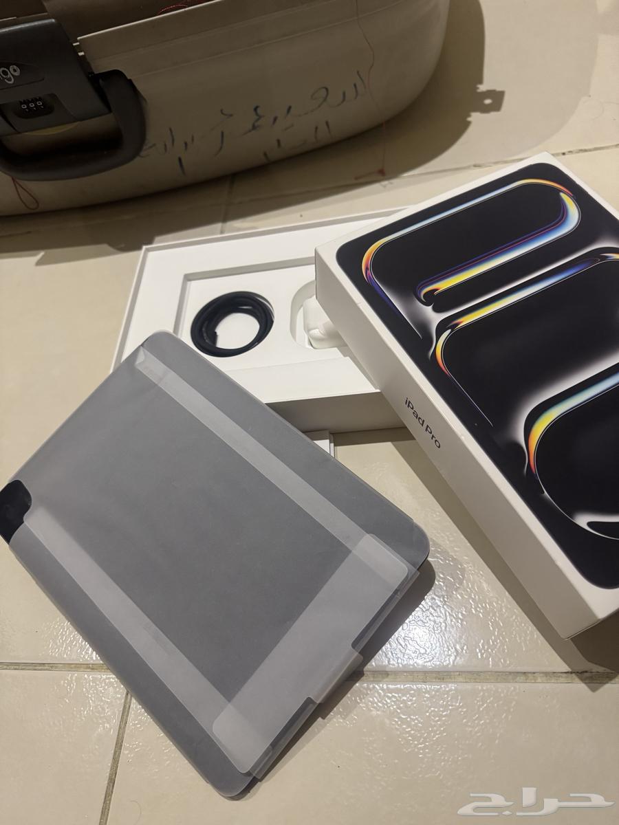ايباد برو m4 استخدام شهرين فقط جديد وفاتورة الضمان موجوه64510704690563112