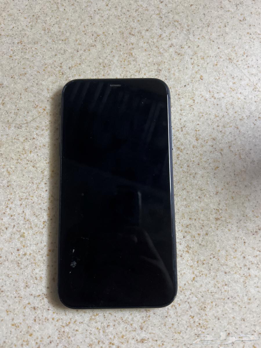 ايفون 11 لبيع شاشاهه الي داخل مسكور64503377040257110