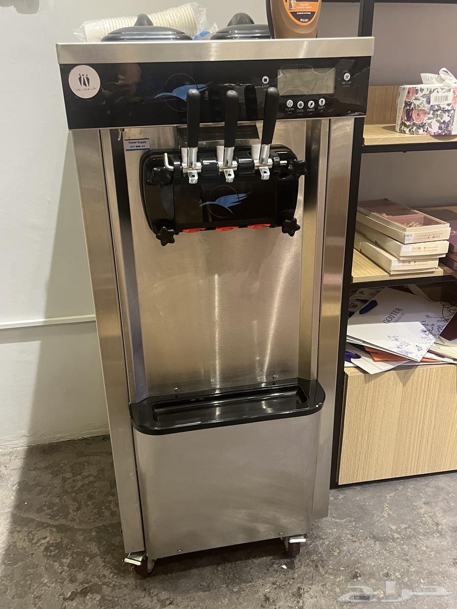 Semi-new ice cream machine, used for only one month64509110268545112