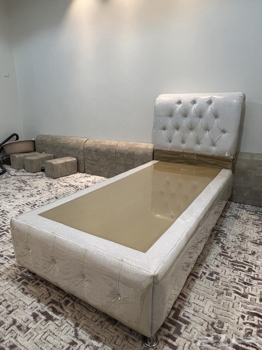 للبيع سرير نفر واحد64506675778561110
