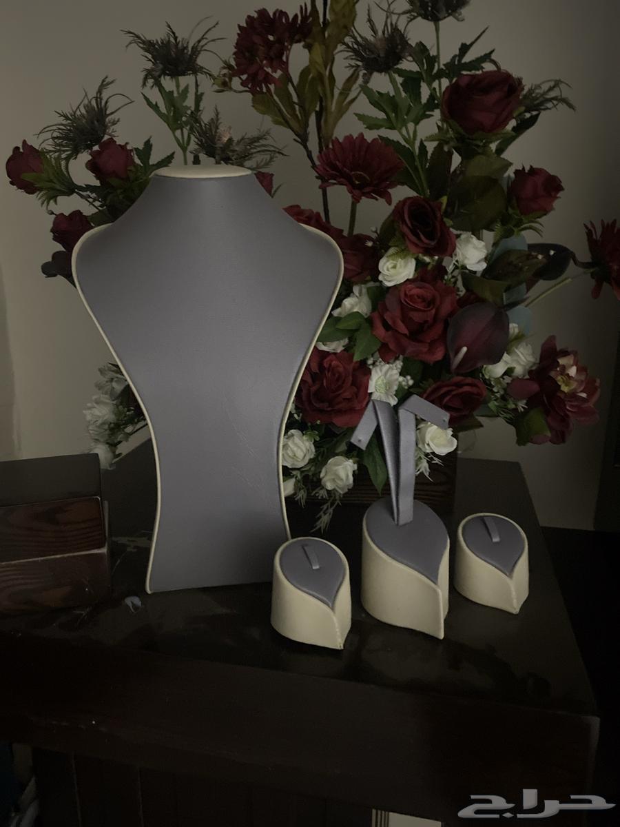 عربية ملكه معها كامل أغراضها64509434297985113