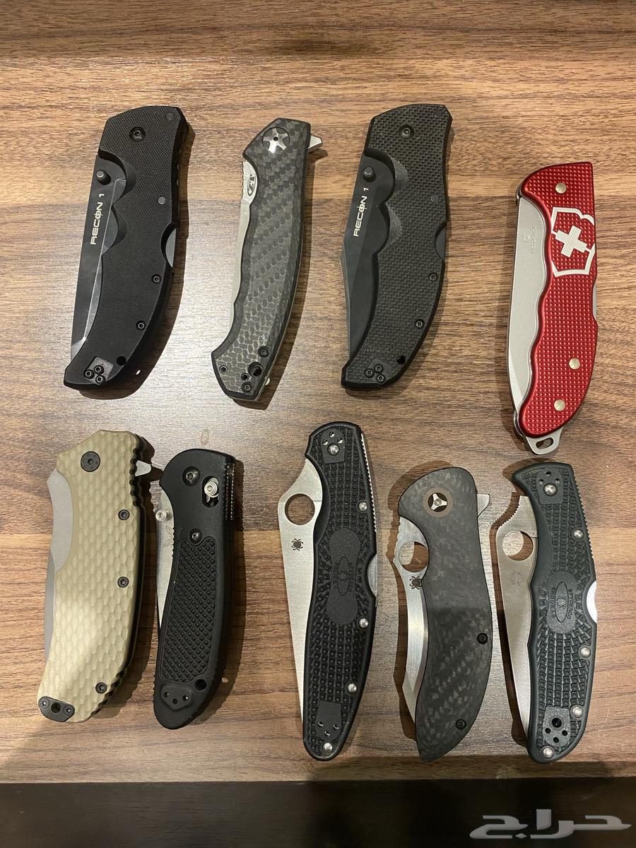 A very distinctive collection of folding knives for enthusiasts only64510126102657110