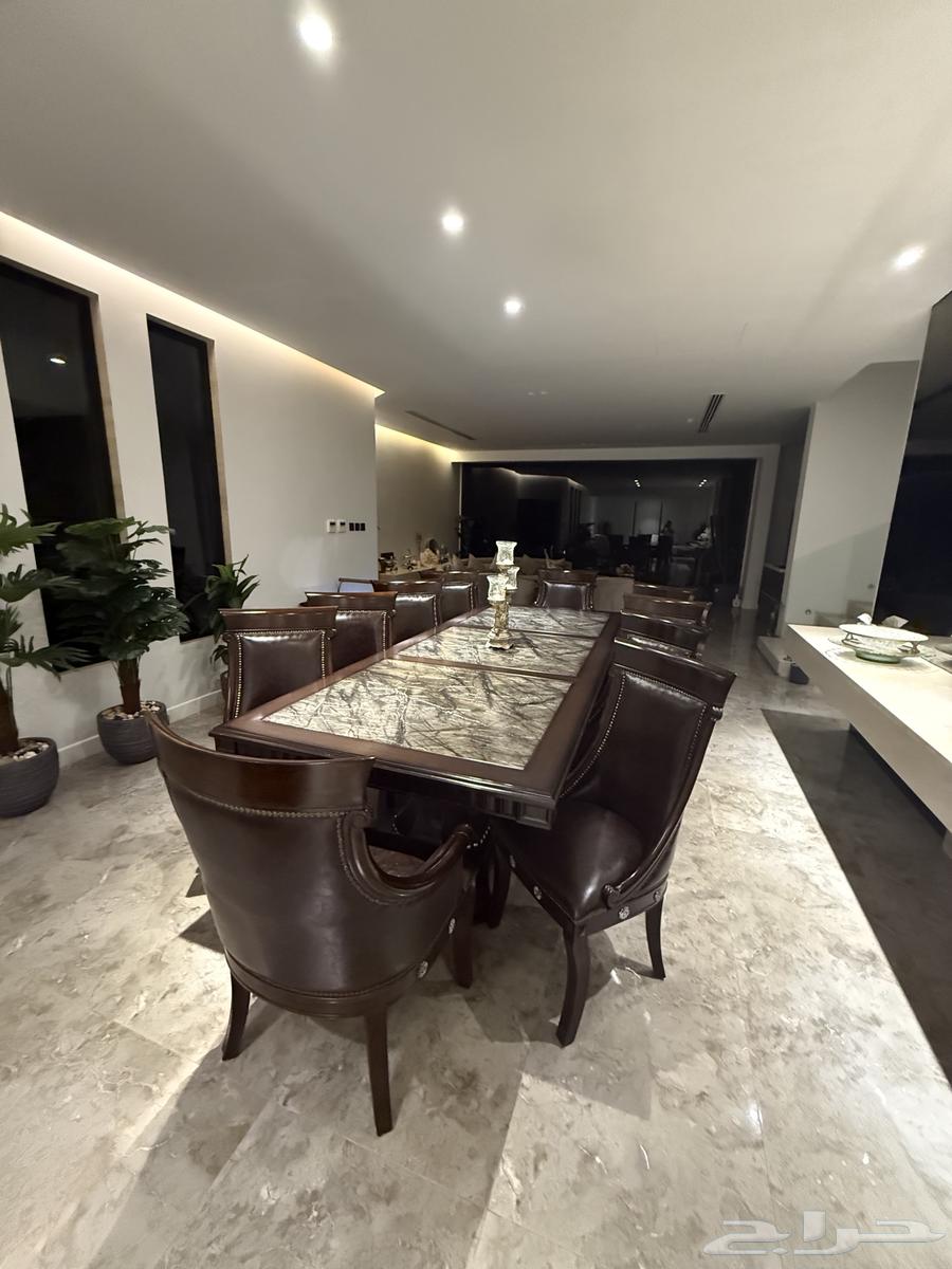 للبيع طاولة طعام مع بوفيه 10 كراسي64503664667905112