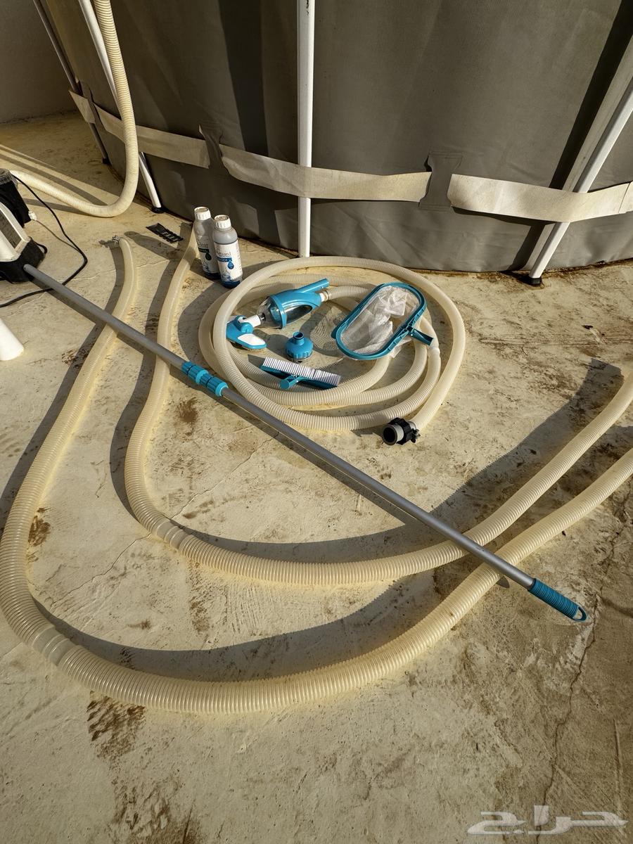 Large Round Intex Swimming Pool64507459555969113