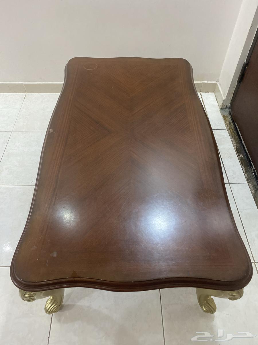 للبيع طاولتين وحده كبيره الثانيه وسط في حاله ممتازه64508075079555110