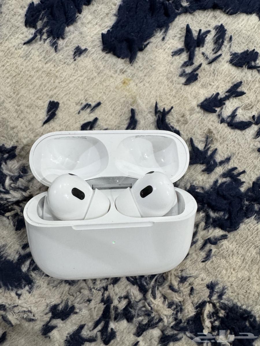 سماعة ايربودز استخدام يومين مع اغراضه64509602666369110