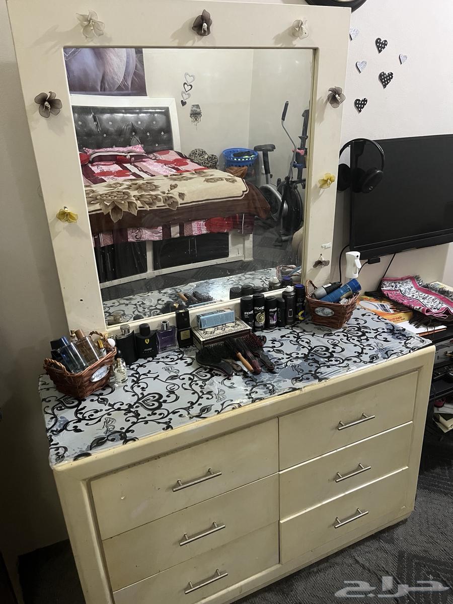 Various furniture64508775129474110