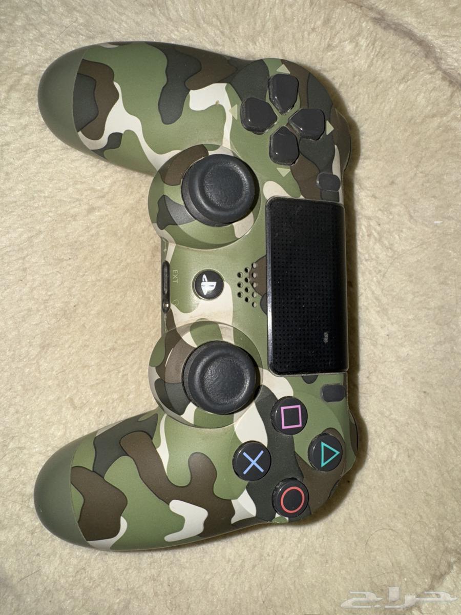 Sony 4 with two original controllers64506006983681111