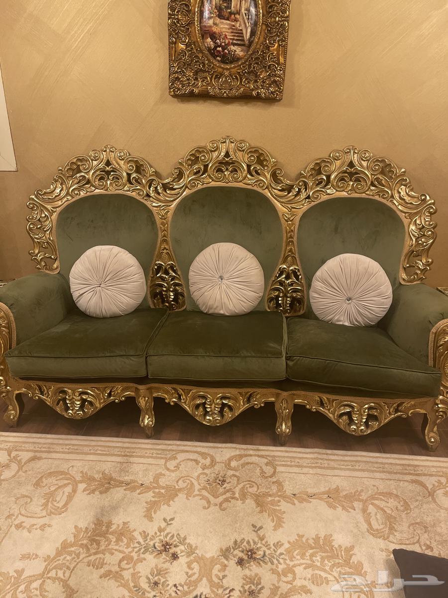 Classic sofa but in very good condition, buyer has the right to inspect64503308759681110