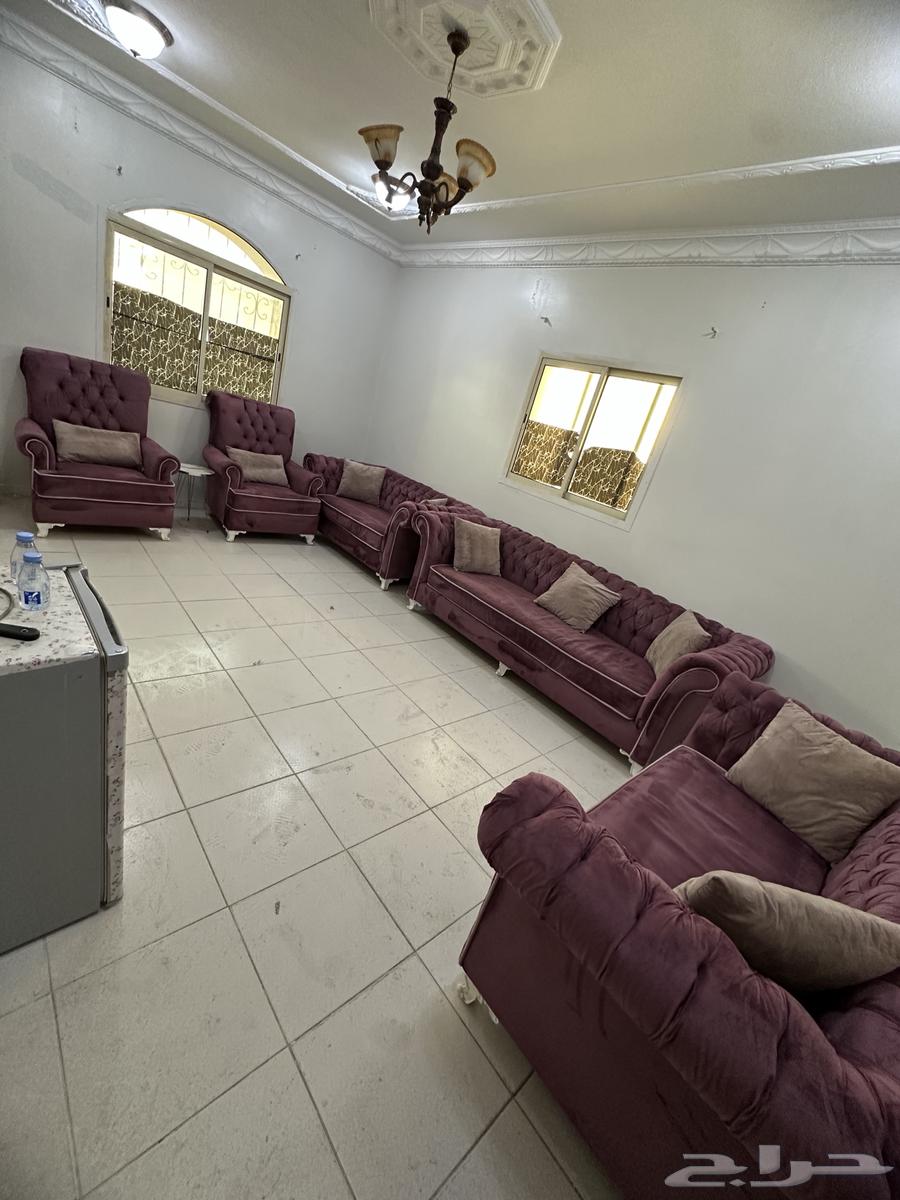 Selling a clean, new sofa that fits 10 people, used for 9 months64506816389635110