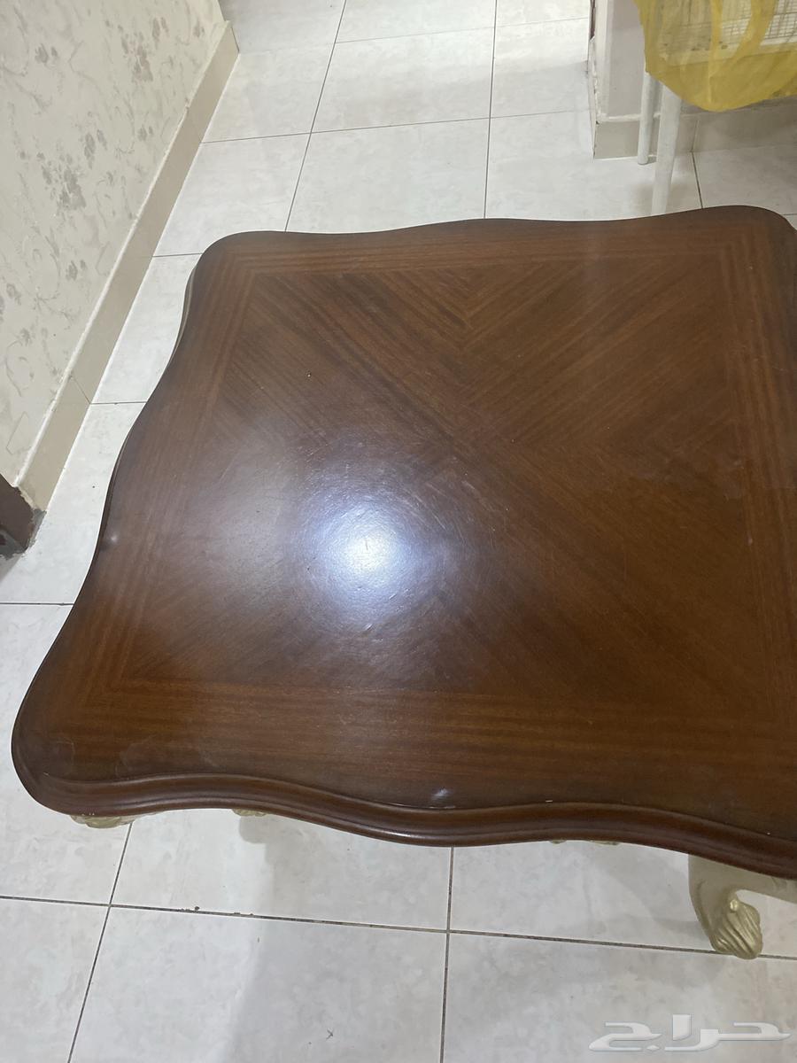 للبيع طاولتين وحده كبيره الثانيه وسط في حاله ممتازه64508075079555112