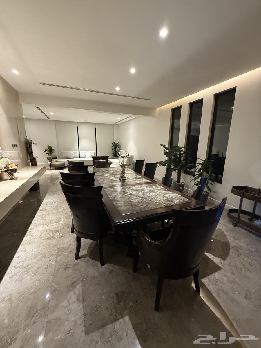 للبيع طاولة طعام مع بوفيه 10 كراسي64503664667905111