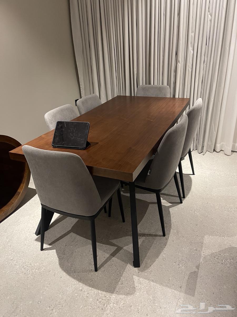 طاولة طعام بدون الكراسي - 950 ريال آخر سعر البيعة سريعة64507068063489111