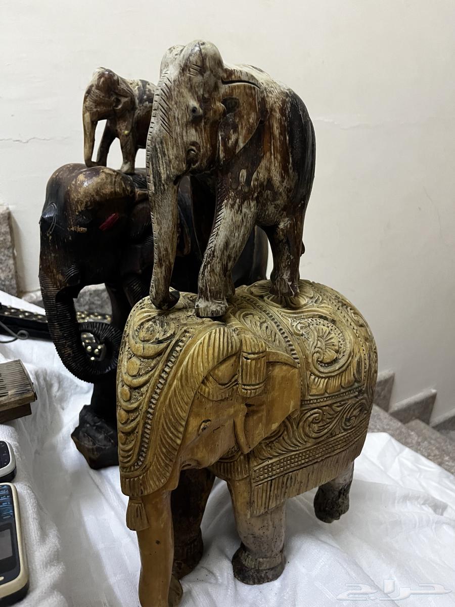 Devices, boxes with Pepsi, and old collectibles64507067989121113