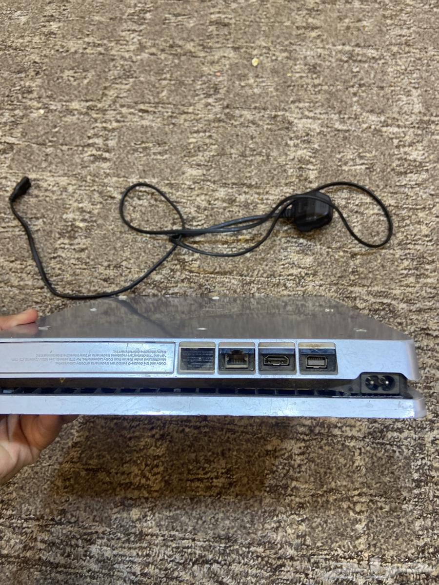 هاذا سوني 4 مستخدم نظيف وفيه شريط محمل فيفا 23 الخلل64508537327107113