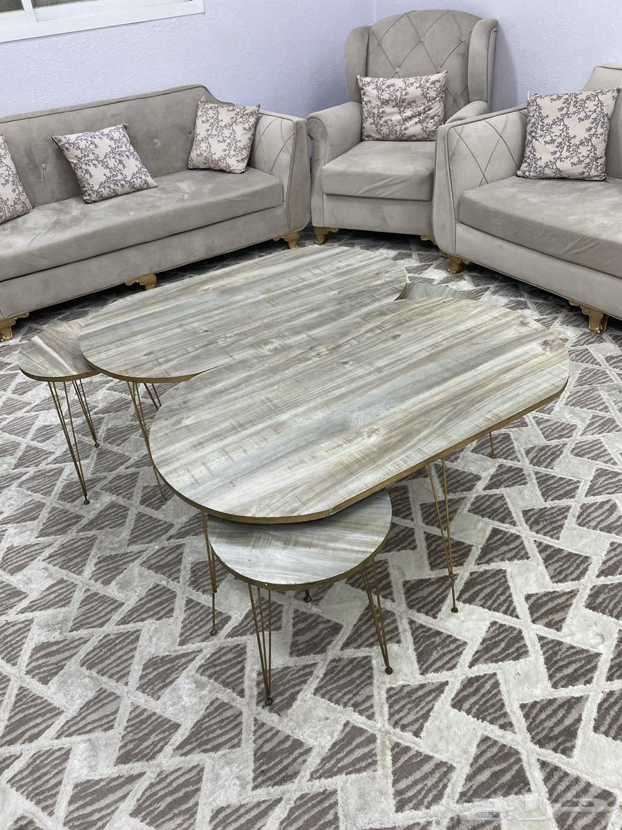 Sofa with angel and service tables64509152105089111