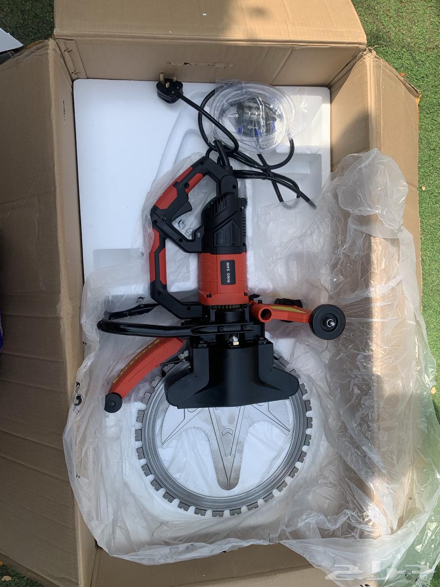 منشار دائري او مقص للجدار64504983896322110