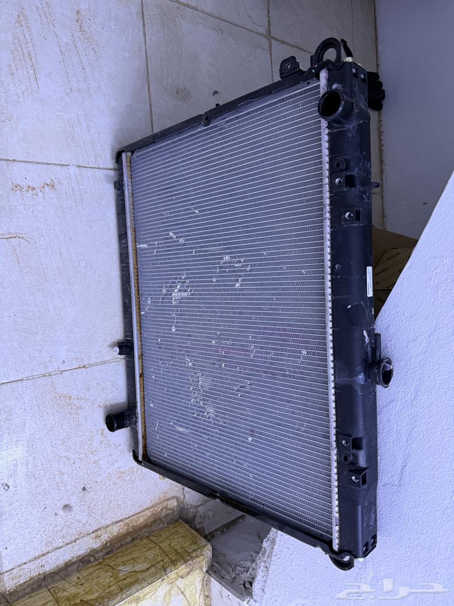 Denso Radiator for Land Cruiser (1998–2007) V664695549757058110