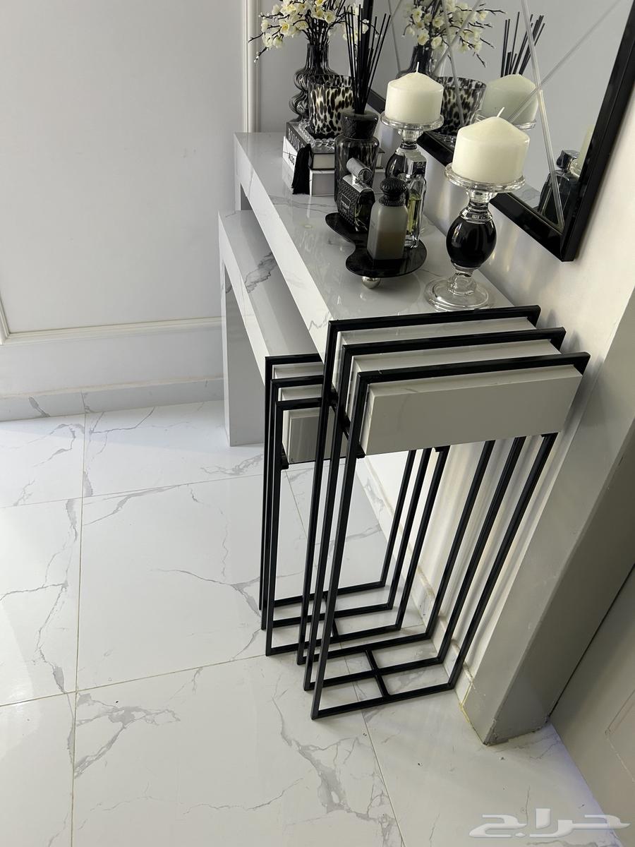 Tables with entrance and new serving cart64504324030979113