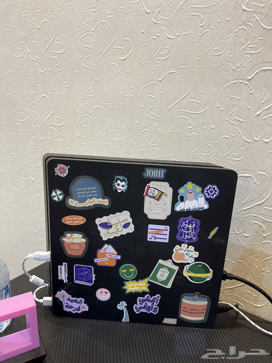 Sony 4 controllers and 22-inch screen with headset, mouse, and keyboard64503294946561112