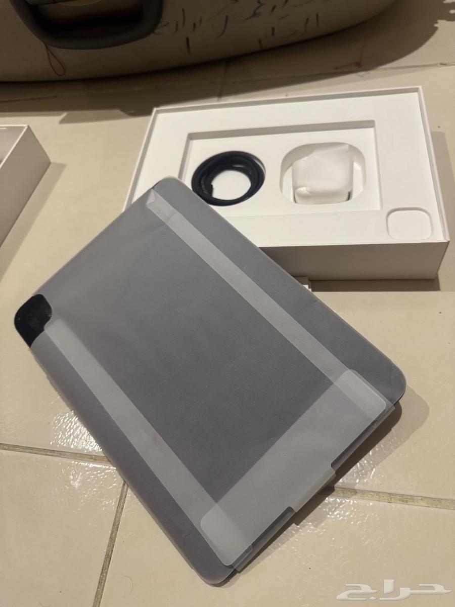 ايباد برو m4 استخدام شهرين فقط جديد وفاتورة الضمان موجوه64510704690563110