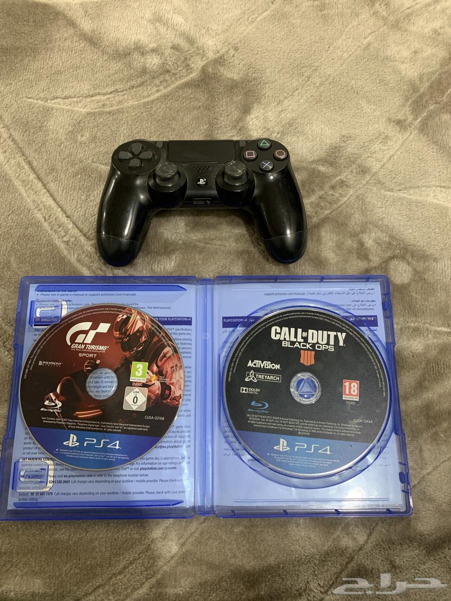 Sony 4 controller new original and two straps64510239172610110