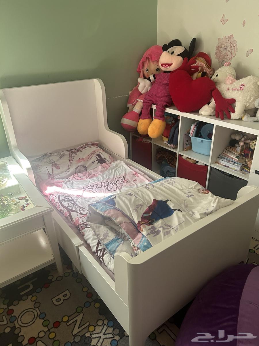 غرفة ايكيا بحالة الجديد للبيع64504545322242110