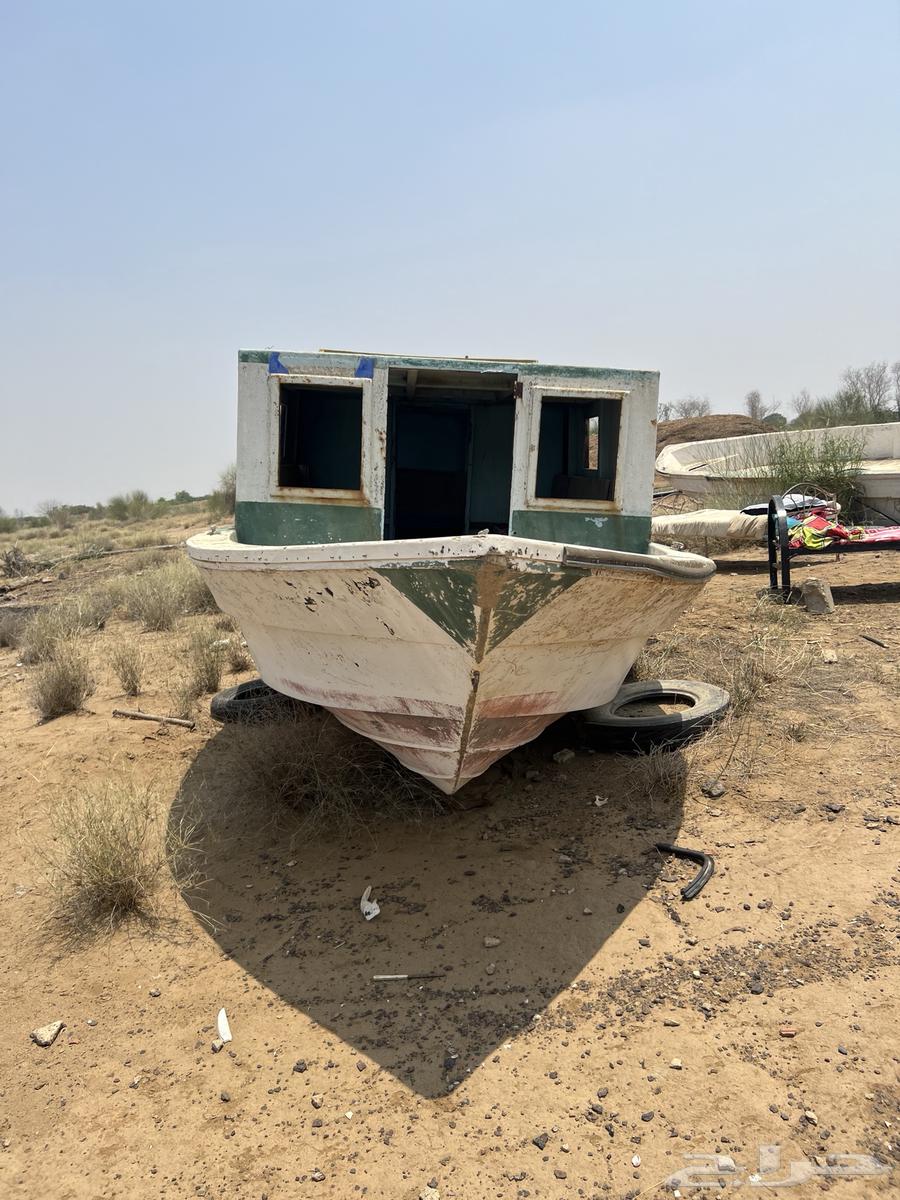 قارب قديم64508915627394114