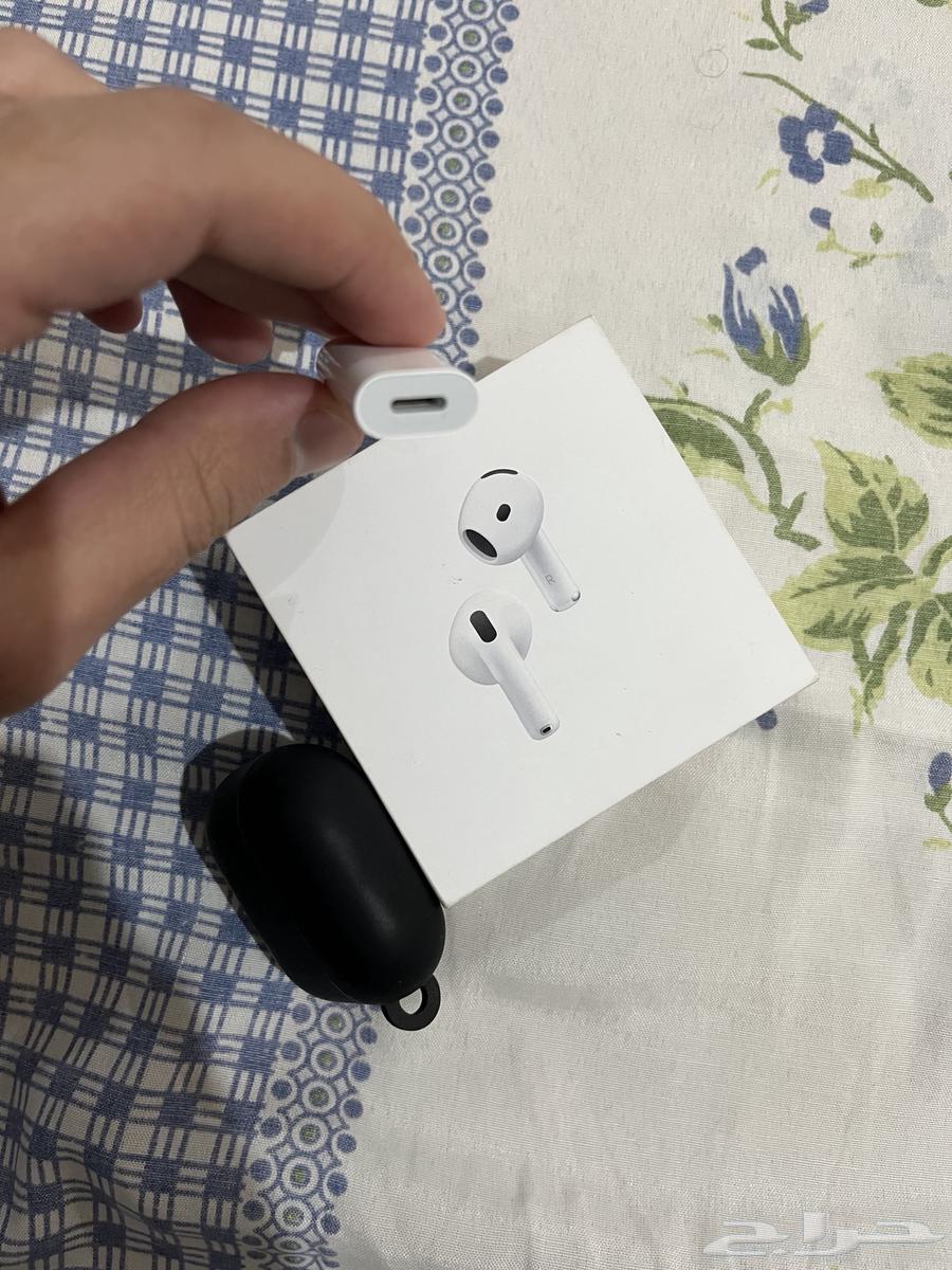 Airpods 4 بخاصية العزل استخدام 20 يوم وحماية ووصلة والعلبة64508565626497111