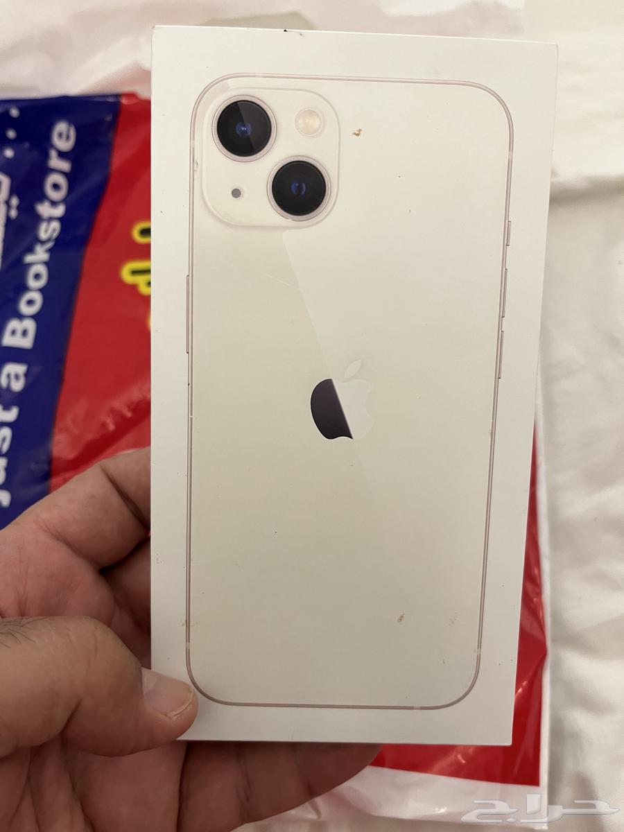 iPhone 13 used, new condition, used for only one week, with warranty from Jarir64510619521539111