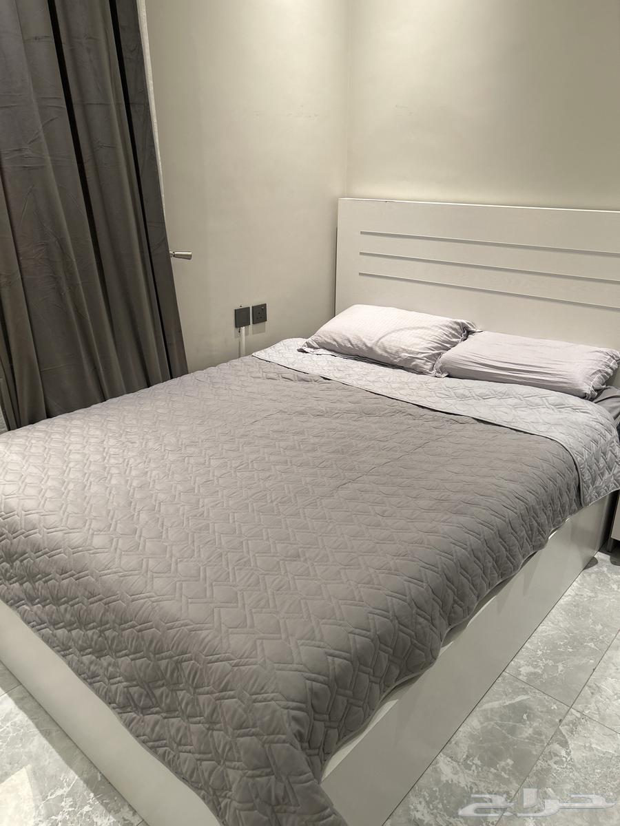 طقم سرير و دولاب و كومدينه ( لا يوجد اي عيب )64412292573954113