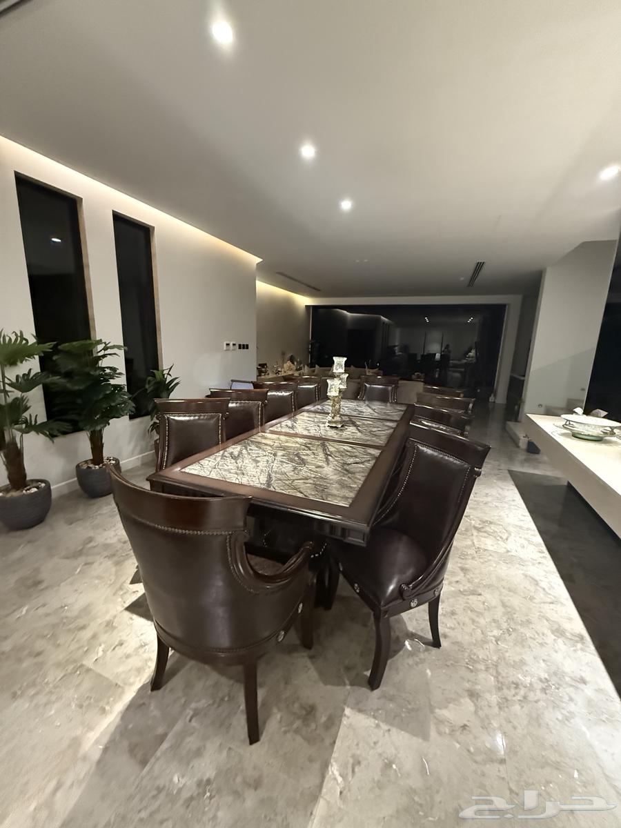 للبيع طاولة طعام مع بوفيه 10 كراسي64503664667905113