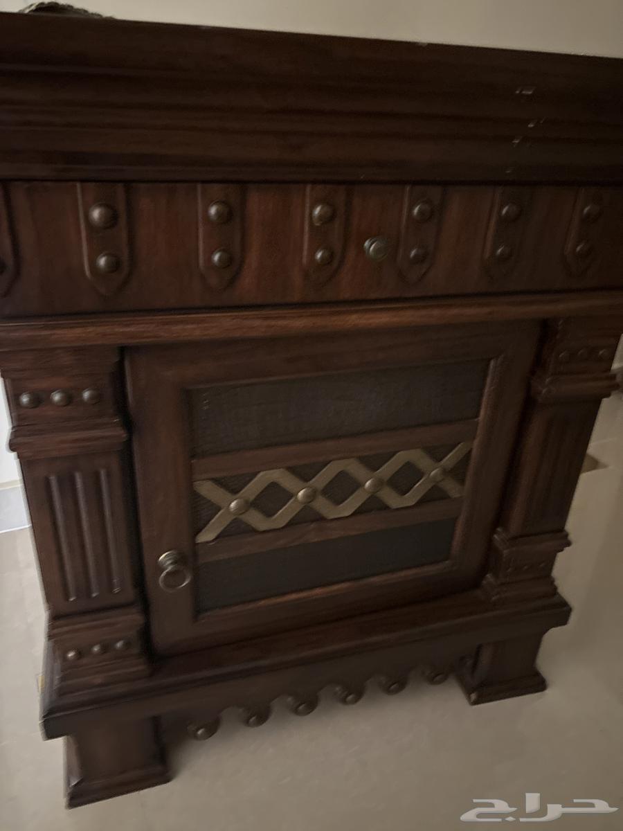 بيع سرير خشب بني قوي مقاس مترين في مترين مع 2 كومدينو64507025862017112