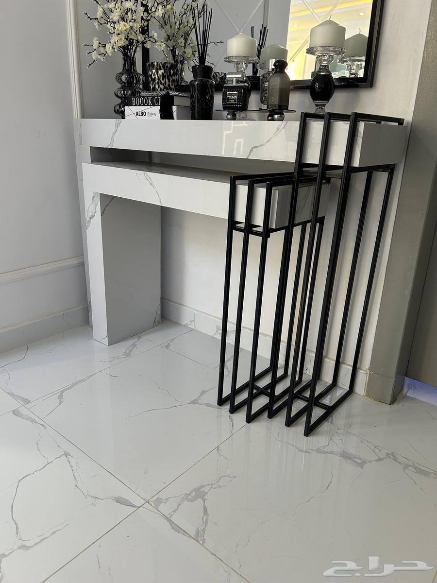 Tables with entrance and new serving cart64504324030979112