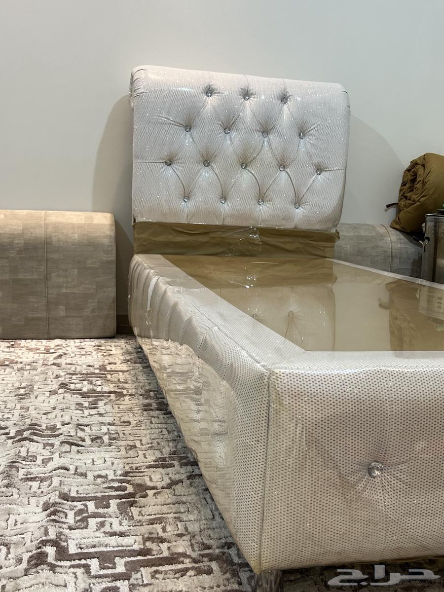 للبيع سرير نفر واحد64506675778561112