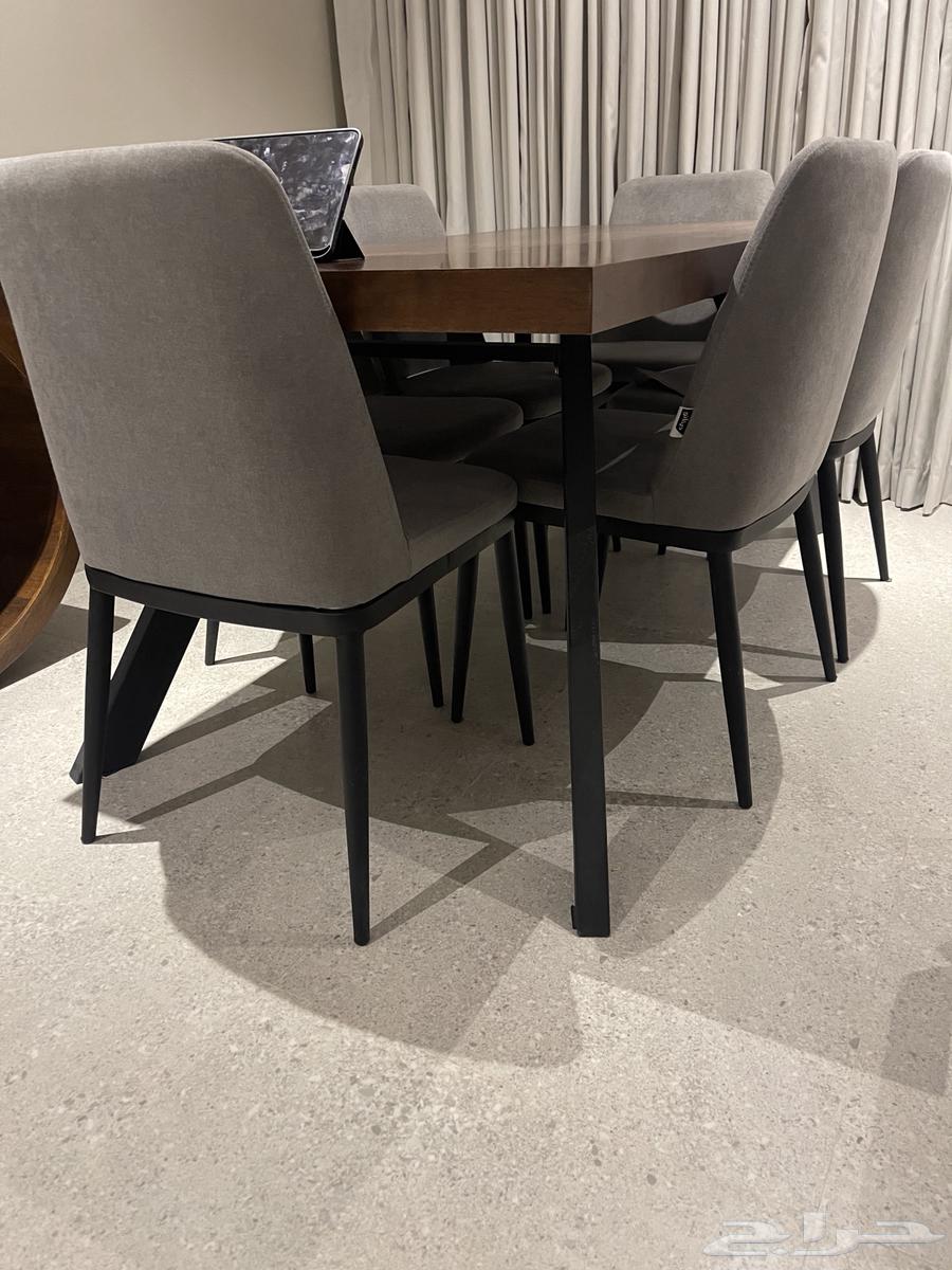 طاولة طعام بدون الكراسي - 950 ريال آخر سعر البيعة سريعة64507068063489112