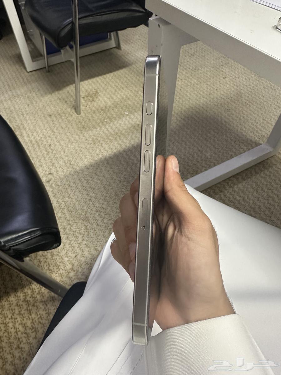 iPhone 16 Pro Max in excellent condition battery 100 light use64504736483329111