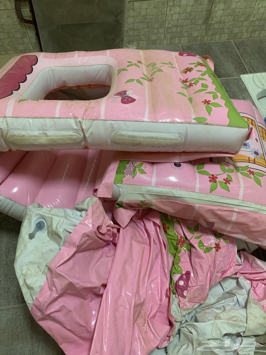 خيمه نفخ كبيره مع كرسي نفخ وطاوله نفخ استعمال قليل جدا64510140047875111