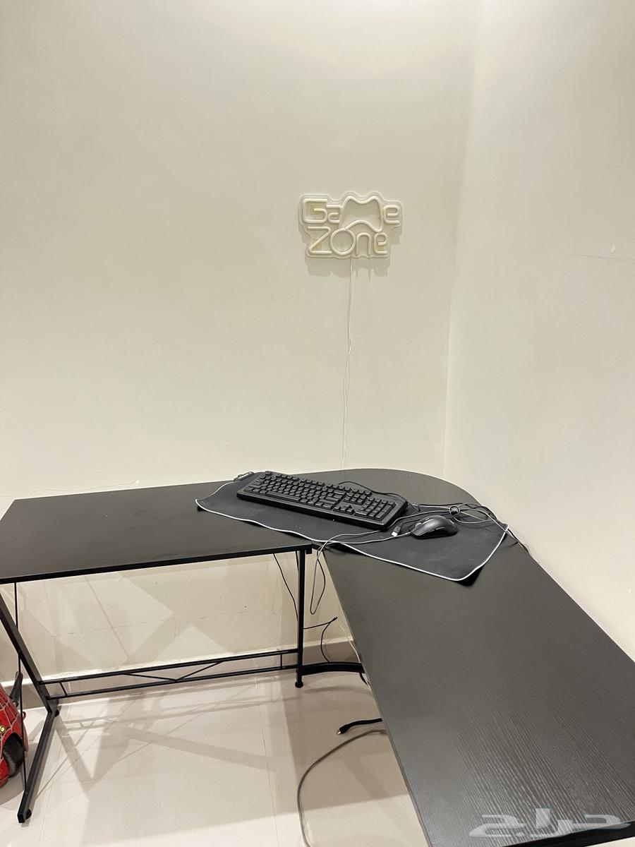 L-shaped table64507781621507111