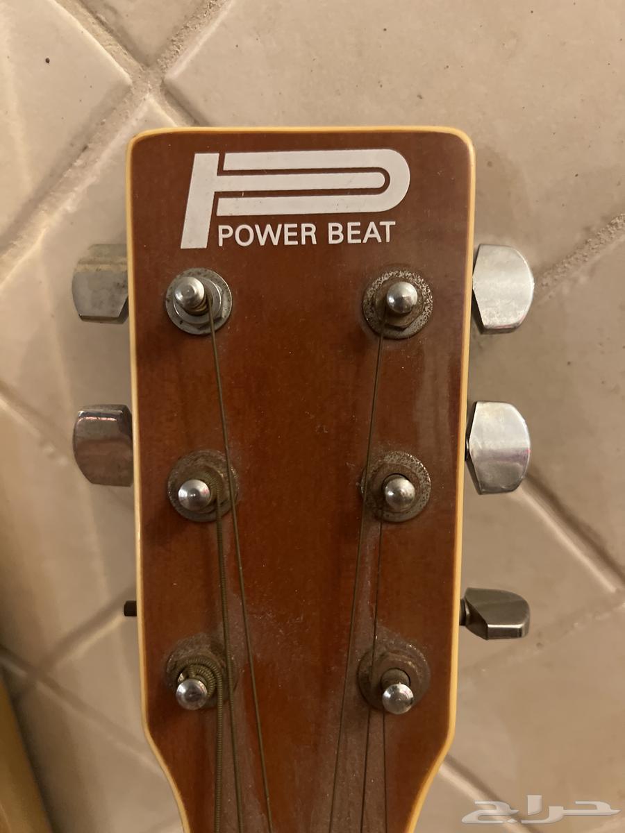 كنبة صغيرة جلد من اي ديزاين و قيتار مستعمل شبه جديد64508383352322114