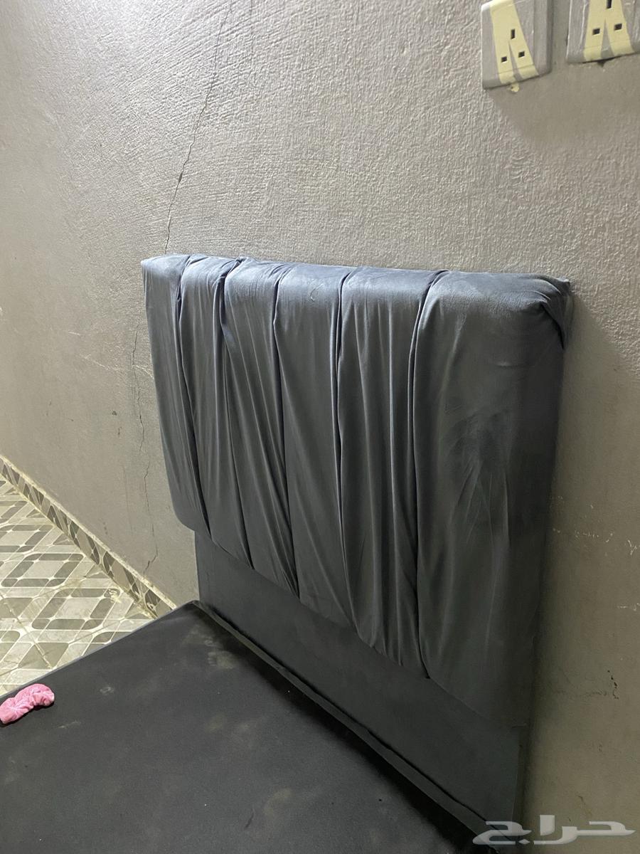 Single chair, clean, for personal use, no damage or breakage64503595833346112