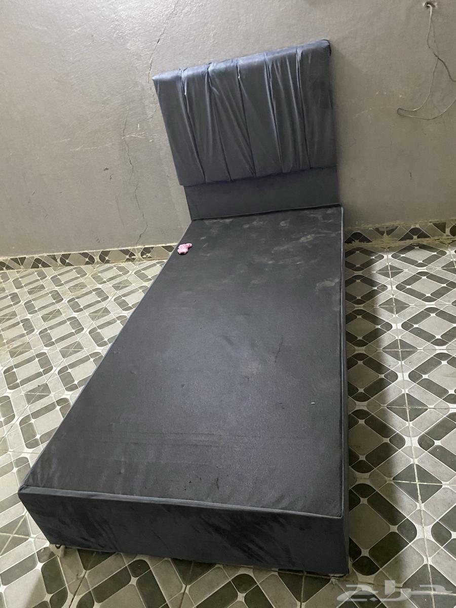 Single chair, clean, for personal use, no damage or breakage64503595833346110