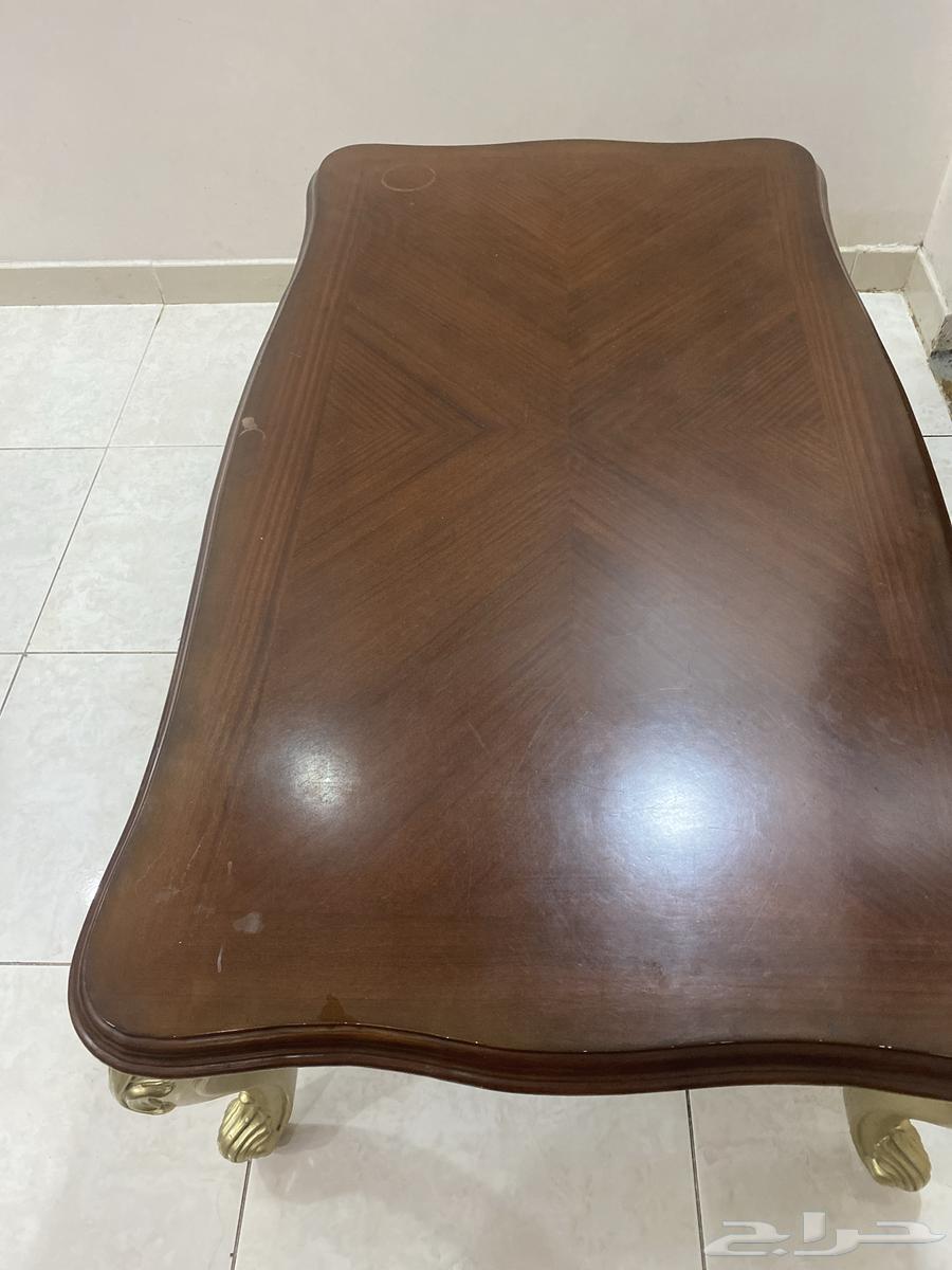 للبيع طاولتين وحده كبيره الثانيه وسط في حاله ممتازه64508075079555111