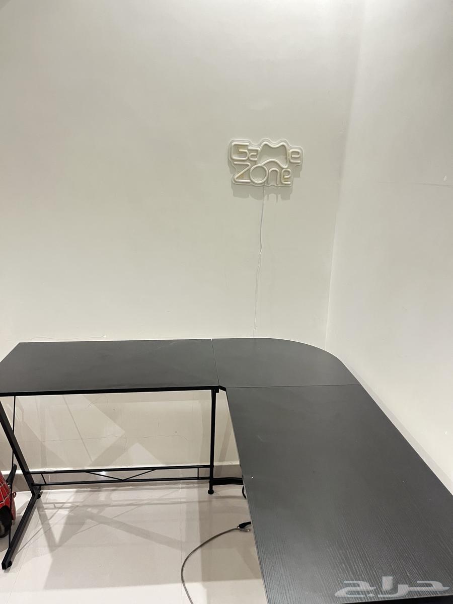 L-shaped table64507781621507110